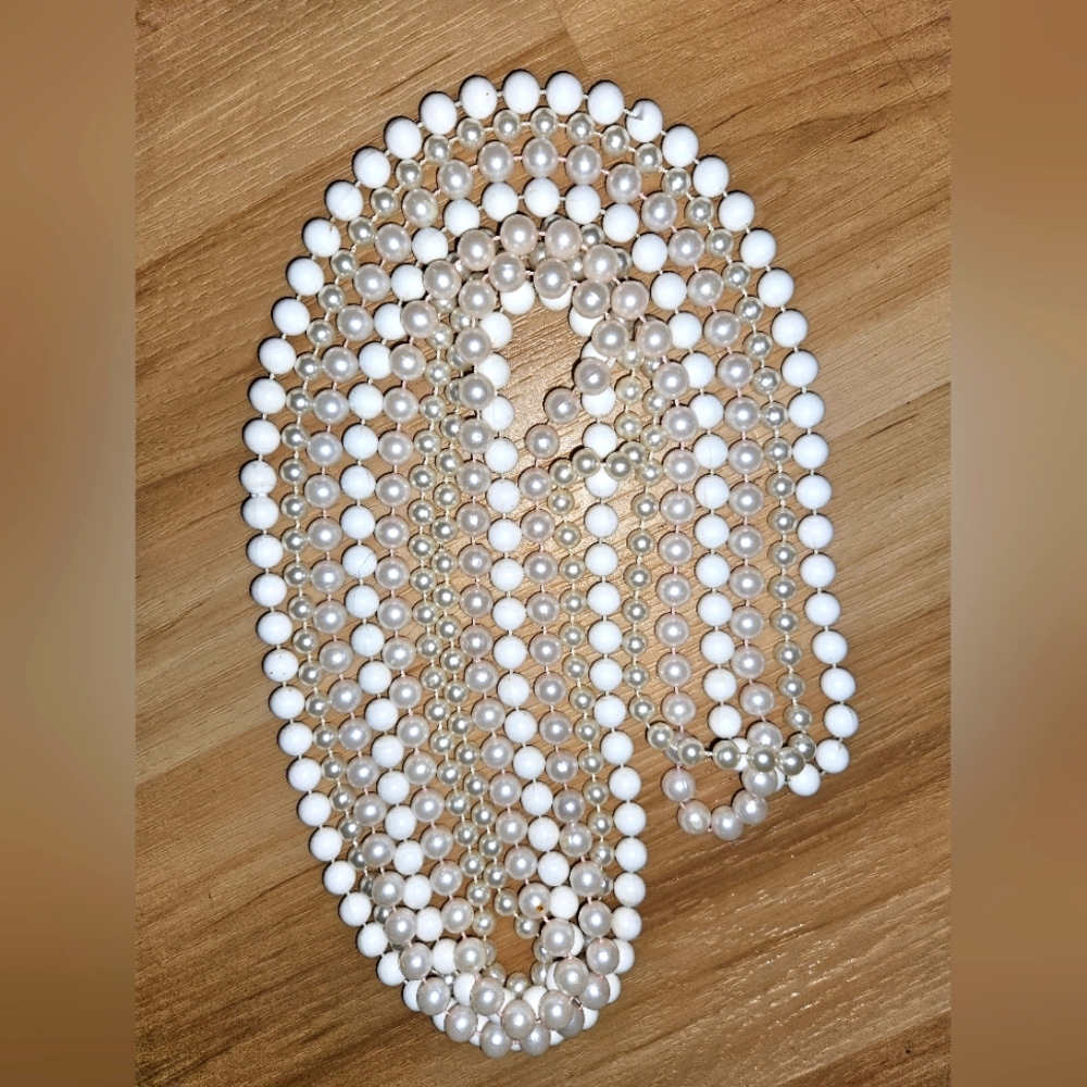 🌴3 29in strands of costume pearls